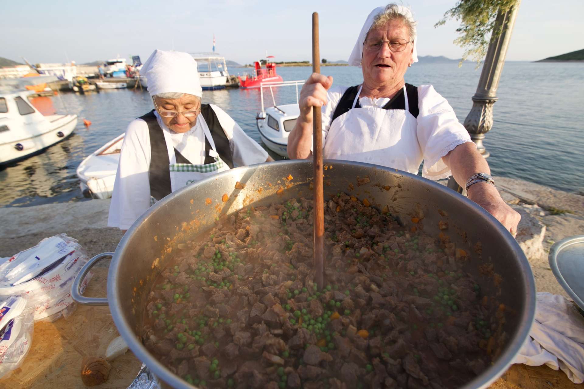 Mali križi, malo biži