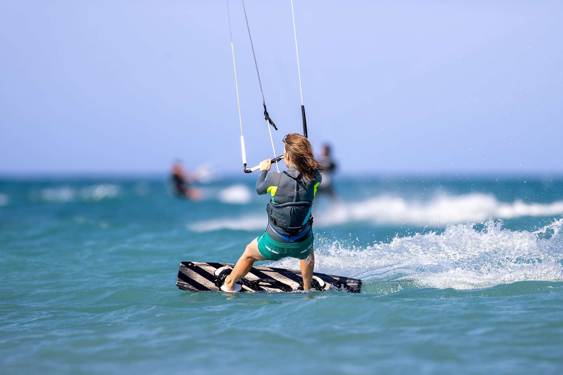Kitesurfing na jezeru 